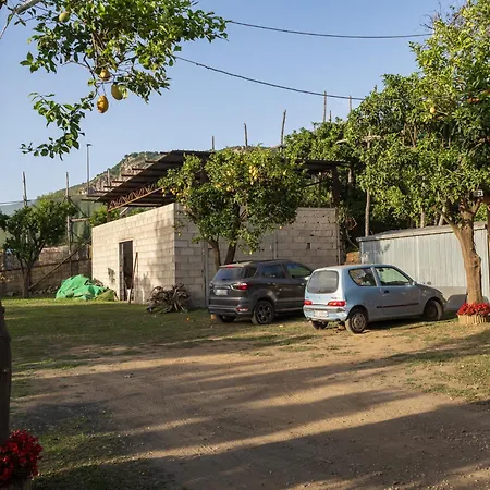 Giardino Di Nonno Lucio - Surrounded By Lemon Tree * Πιάνο ντι Σορέντο