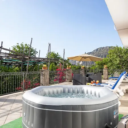 Giardino Di Nonno Lucio - Surrounded By Lemon Tree * Piano di Sorrento