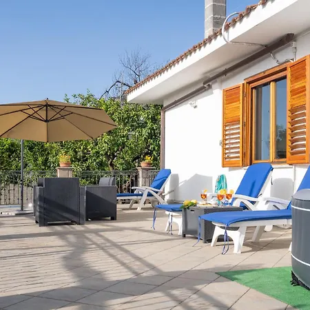 Holiday home Giardino Di Nonno Lucio - Surrounded By Lemon Tree *